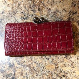 🔴FIRM..Red Faux Croc Leather w/Large Kisslock Compartment Wallet